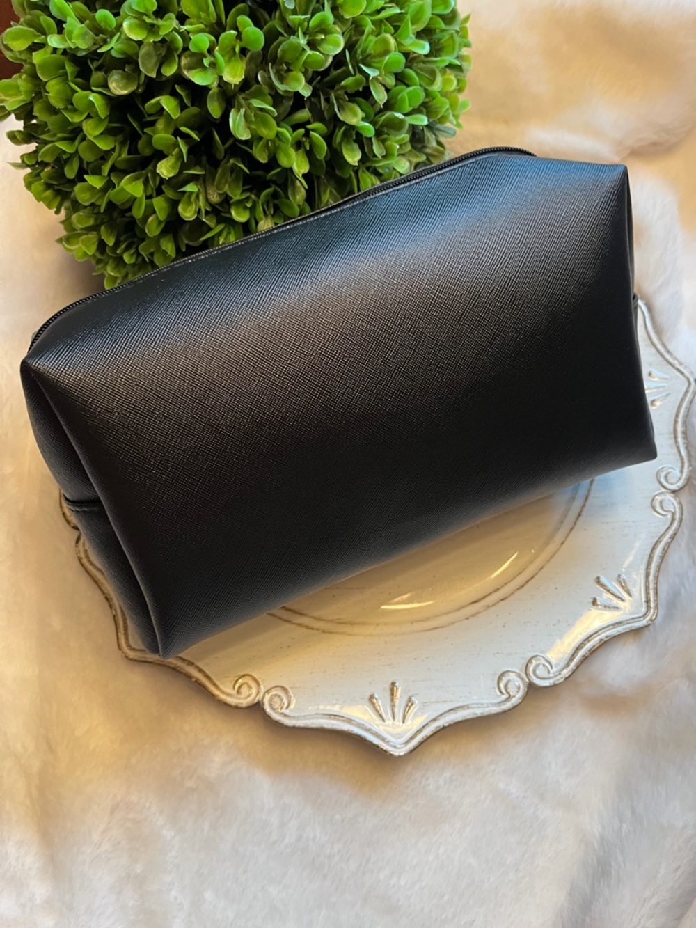 Black travel toiletry bag with zipper closure new